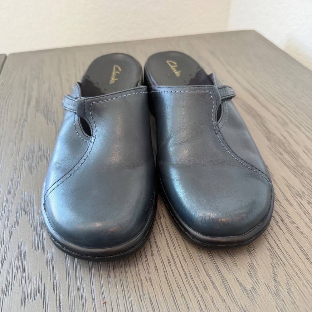Clarks Womens Navy Blue Leather Slip On Mules Clogs Shoes Size 7M - Picture 2 of 5
